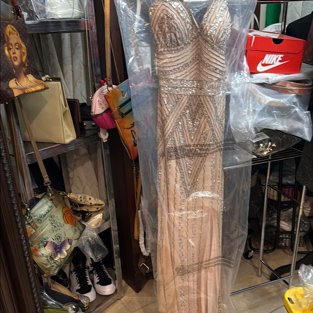 Jump Elegant Pink Sequin Evening Gown size3/4 Blush brand new - Picture 6 of 13